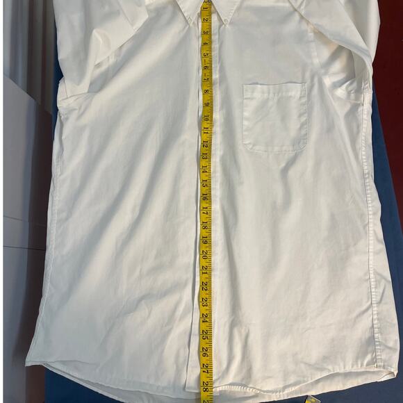 IZOD Men’s Solid Button Down Dress Shirt Color White Size Large 16.5 32/33 - Picture 5 of 8